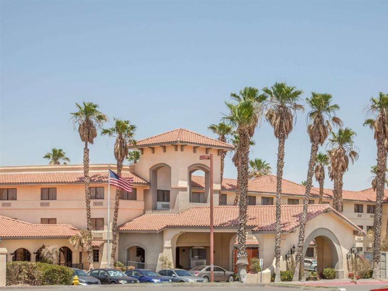 Hotel Ramada By Wyndham Barstow Exteriér fotografie
