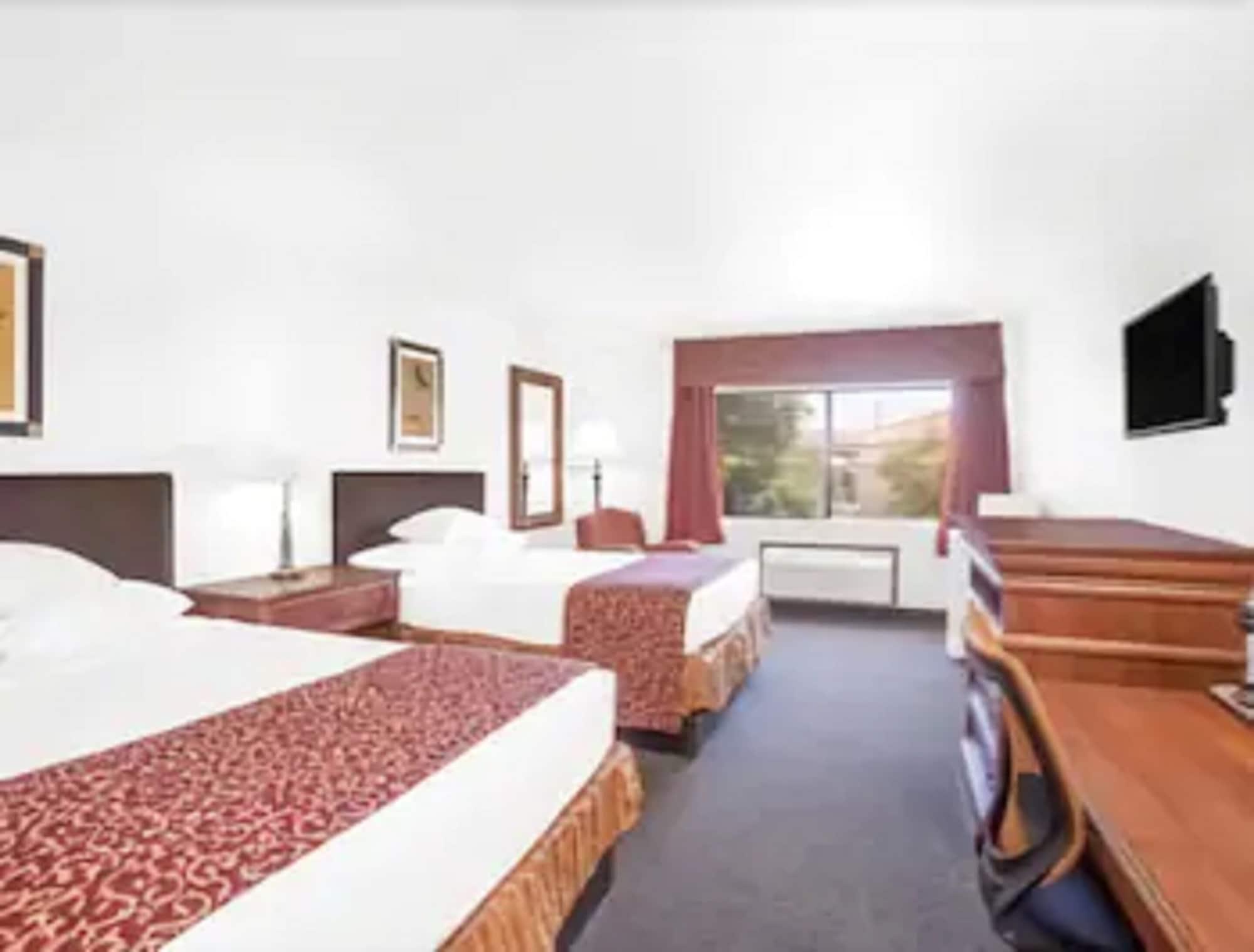 Hotel Ramada By Wyndham Barstow Exteriér fotografie