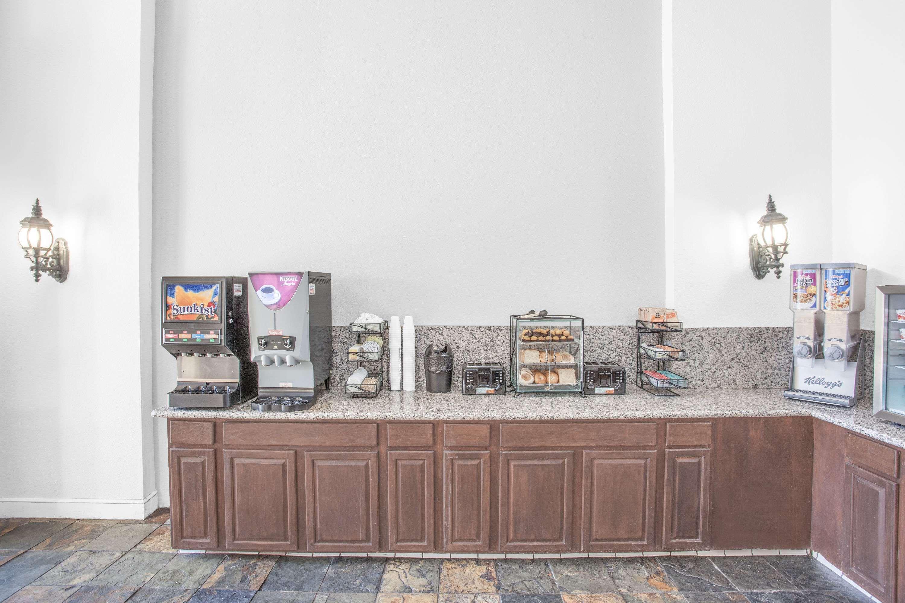 Hotel Ramada By Wyndham Barstow Exteriér fotografie