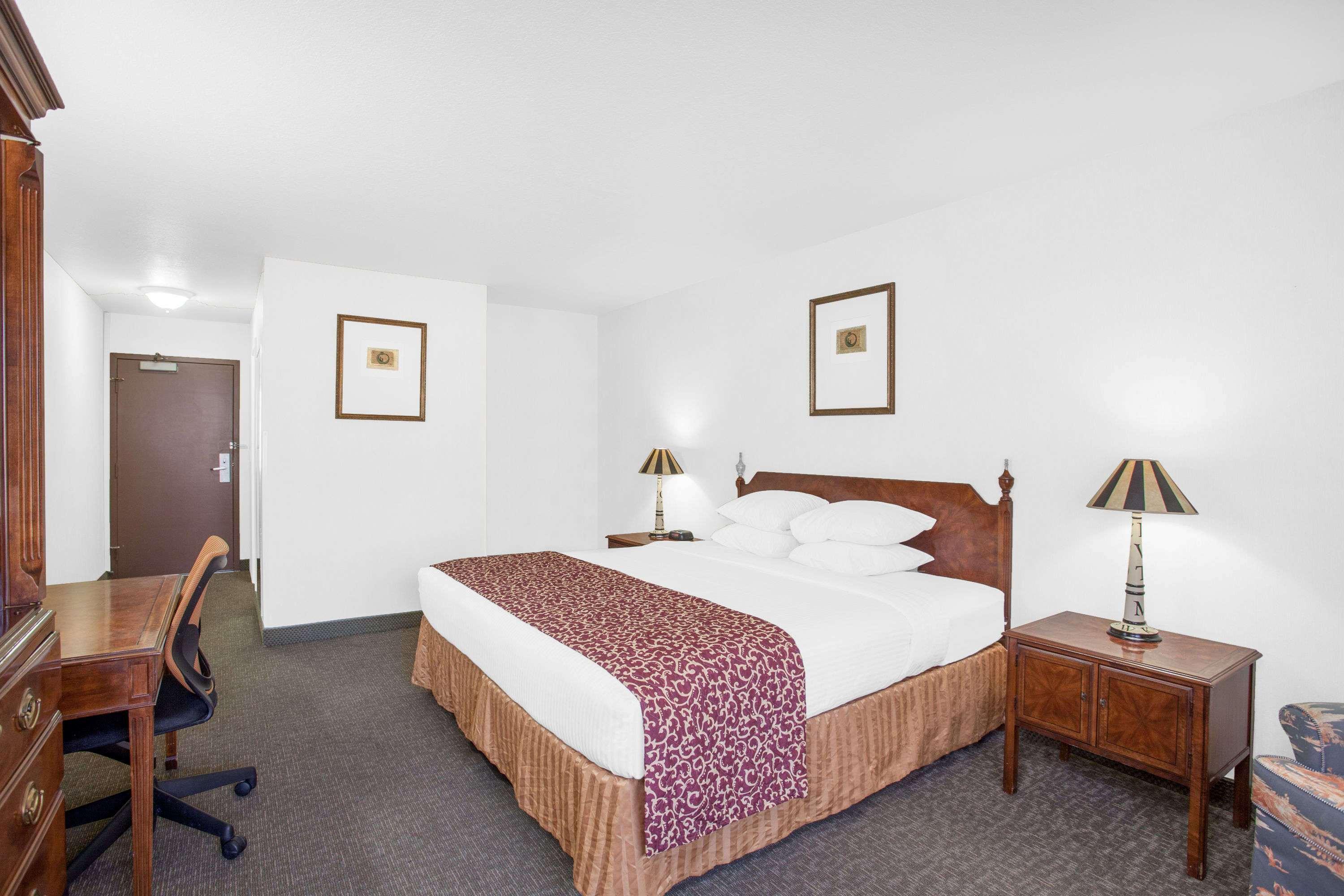 Hotel Ramada By Wyndham Barstow Exteriér fotografie