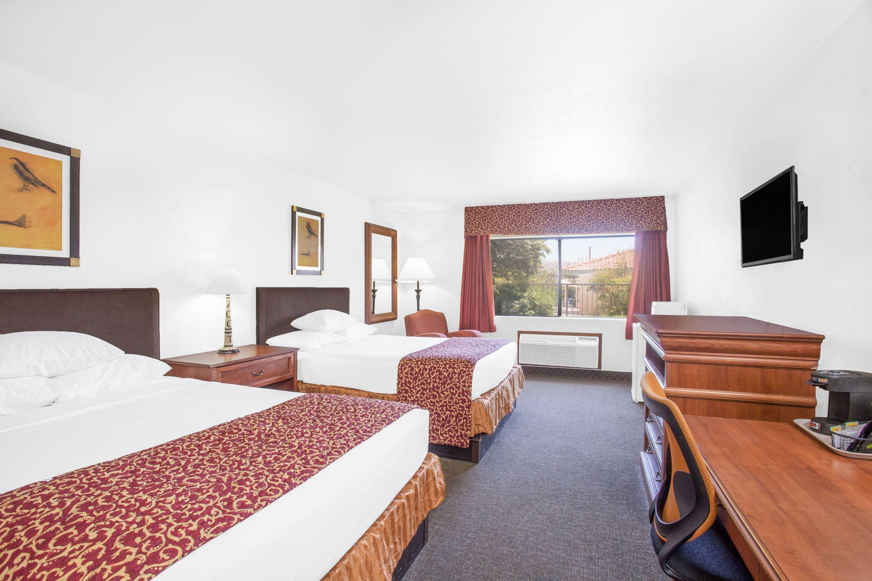Hotel Ramada By Wyndham Barstow Exteriér fotografie